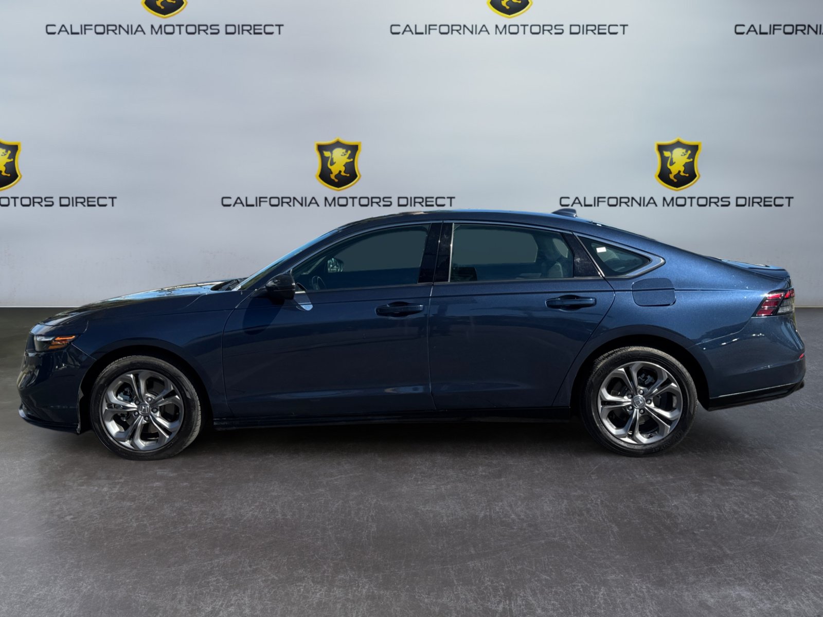 Used 2023 Honda Accord EX-L image 2