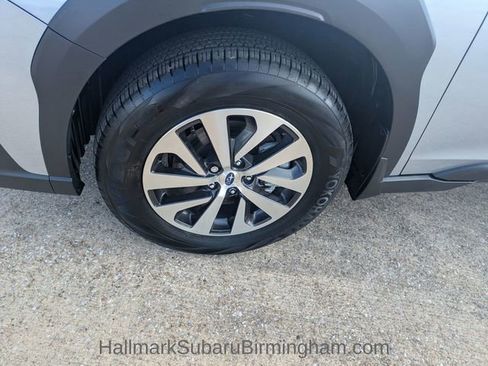Used 2025 Subaru Outback Premium image 28
