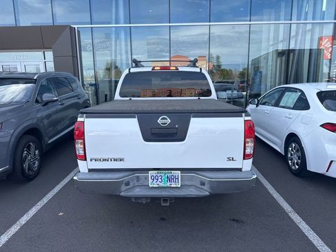 Used 2012 Nissan Frontier SL image 3