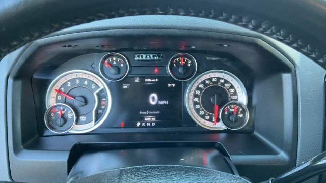 Used 2017 RAM 3500 SLT w/ Luxury Group AWD/4WD image 14