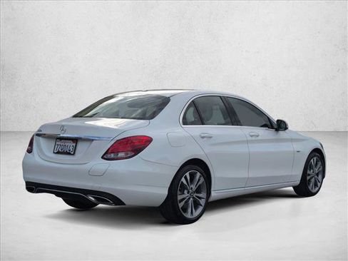 Certified 2017 Mercedes-Benz C 350e Sedan image 5