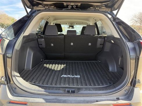 Certified 2025 Toyota RAV4 LE image 28