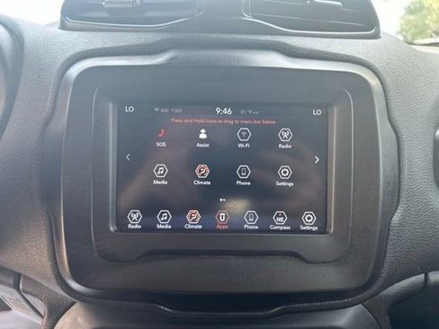 Used 2020 Jeep Renegade Latitude FWD image 22