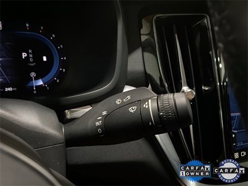 Used 2025 Volvo S60 B5 Core image 40