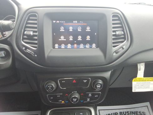 Used 2018 Jeep Compass Latitude w/ Popular Equipment Group image 15