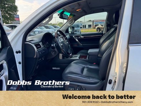 Used 2019 Lexus GX 460 Luxury w/ Preferred Accessory Package AWD/4WD image 10