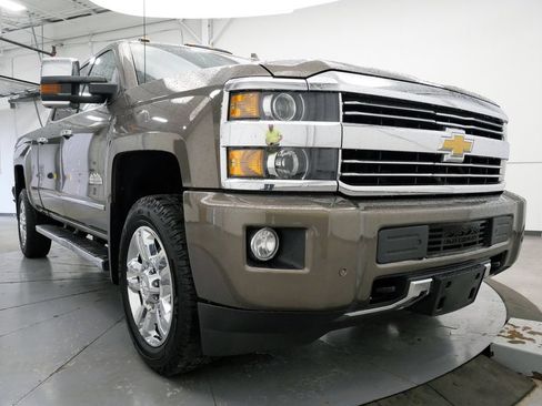 Used 2015 Chevrolet Silverado 2500 High Country w/ High Country Premium Package AWD/4WD image 39