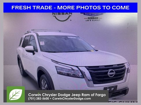 Used 2024 Nissan Pathfinder SL AWD/4WD image 1