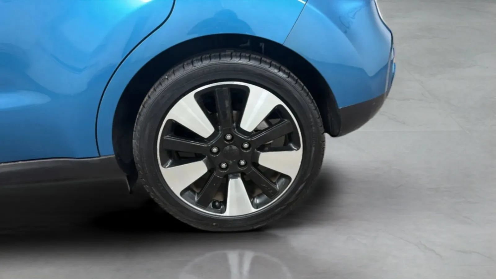 Used 2018 Kia Soul + FWD image 25