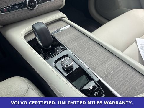 Certified 2023 Volvo XC90 B6 Plus AWD/4WD image 19