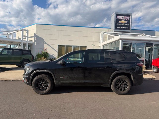 Used 2026 GMC Acadia AT4 w/ Luxury Package AWD/4WD image 1