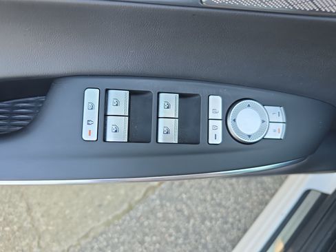 Used 2025 Genesis GV70 2.5T AWD/4WD image 26