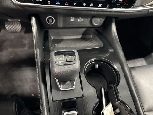 Used 2023 Nissan Rogue SL w/ SL Premium Package image 23