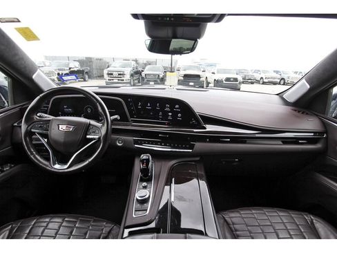 Used 2022 Cadillac Escalade Premium Luxury Platinum w/ Heavy-Duty Trailer Package image 9