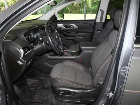 Used 2020 Chevrolet Traverse LT AWD/4WD image 7