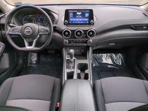 Used 2025 Nissan Sentra SV FWD image 14