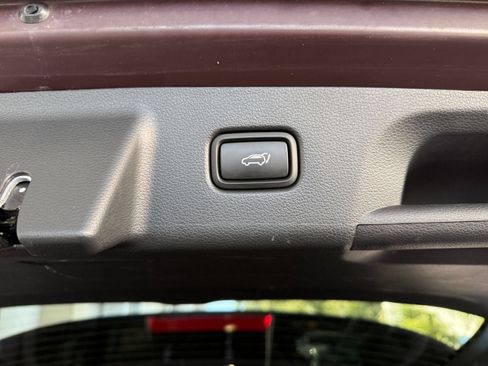 Used 2025 Hyundai Palisade SEL FWD image 30