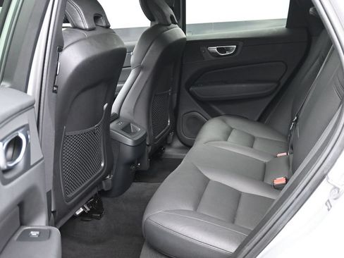 Used 2023 Volvo XC60 B5 Plus w/ Climate Package AWD/4WD image 11