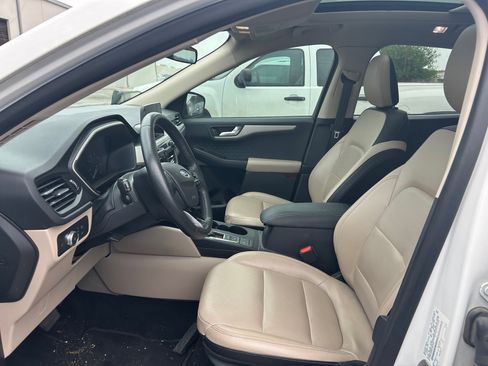 Used 2020 Ford Escape SEL image 6