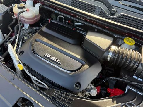 Used 2018 Chrysler Pacifica Touring-L w/ Premium Audio Group image 59