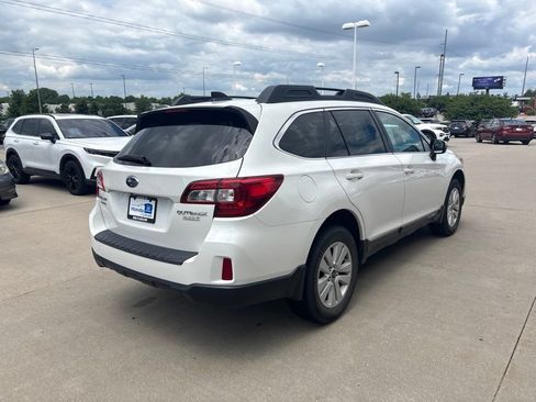 Used 2017 Subaru Outback 2.5i Premium AWD/4WD image 6