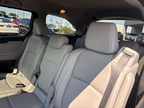 Used 2024 Honda Odyssey Touring image 27
