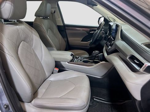 Used 2021 Toyota Highlander Platinum AWD/4WD image 29