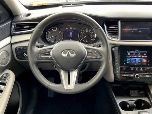 Used 2024 INFINITI QX50 Sensory image 5