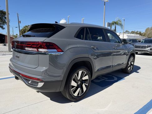 New 2026 Volkswagen Atlas Cross Sport SE image 3