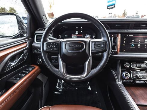 Used 2023 GMC Yukon Denali Ultimate image 31