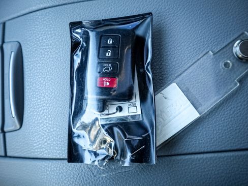 Used 2019 Toyota Highlander XLE image 37