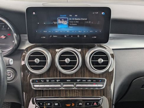 Used 2022 Mercedes-Benz GLC 300 4MATIC w/ Driver Assistance Package image 32