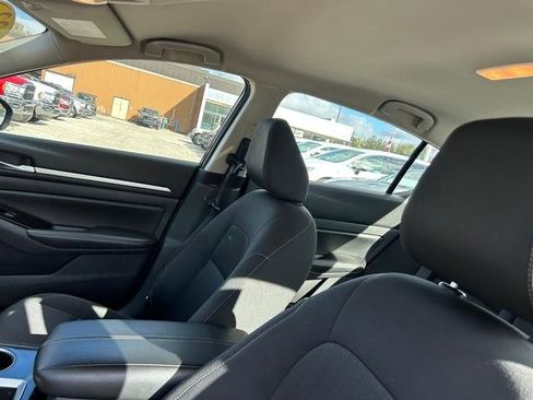 Used 2023 Nissan Altima 2.5 SV image 12