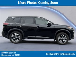 Used 2023 Nissan Rogue SV image 1