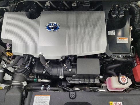 Used 2018 Toyota Prius Three image 30