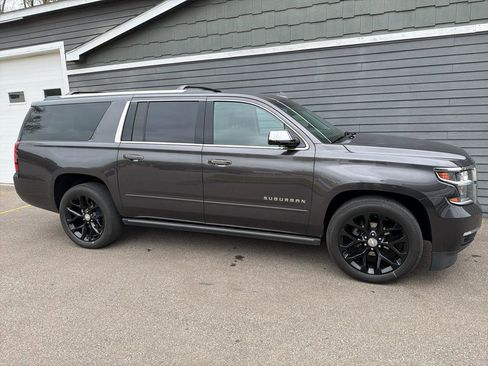 Used 2017 Chevrolet Suburban Premier AWD/4WD image 31