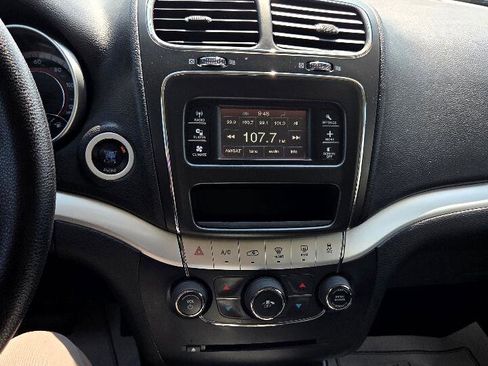 Used 2013 Dodge Journey SXT w/ Flexible Seating Group image 21