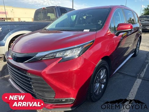 Used 2022 Toyota Sienna LE FWD image 17