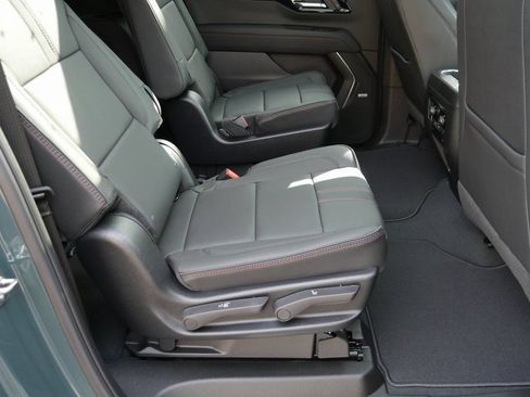 New 2026 Chevrolet Suburban RST w/ Advanced Technology Package AWD/4WD image 22