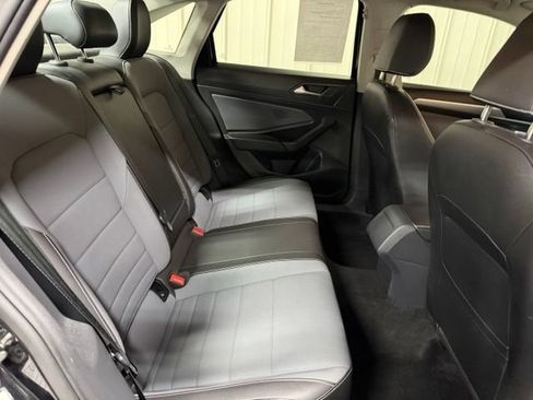 Used 2025 Volkswagen Jetta SE FWD image 20