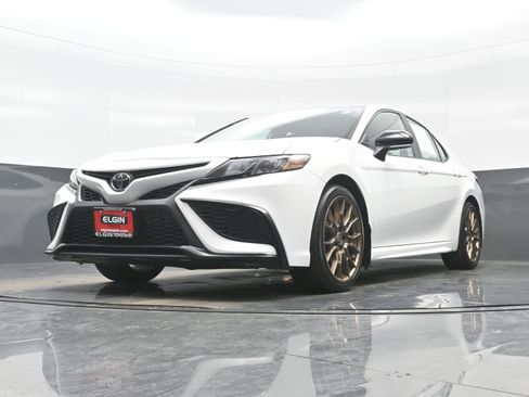 Used 2023 Toyota Camry SE w/ Convenience Package image 28