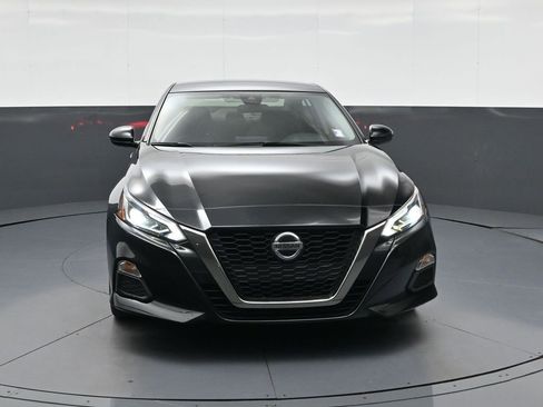 Used 2022 Nissan Altima 2.5 SR FWD image 2