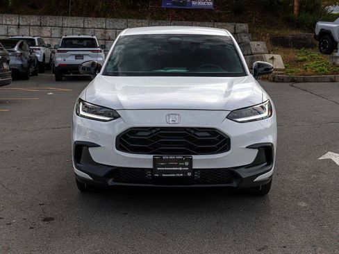 Used 2025 Honda HR-V Sport image 2
