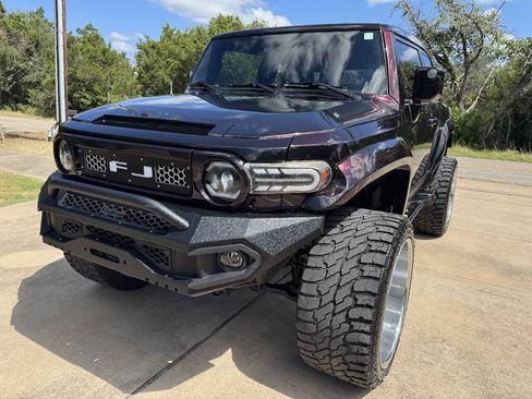Used 2007 Toyota FJ Cruiser 2WD w/ Convenience Pkg image 5