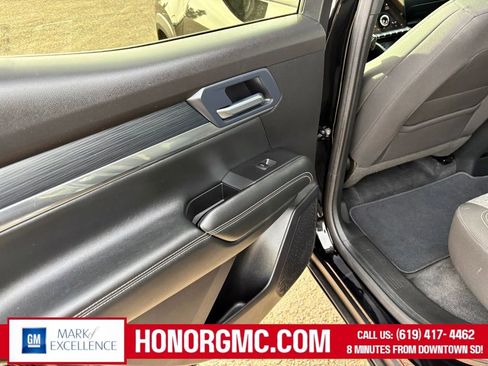 Used 2025 GMC Terrain Elevation image 18