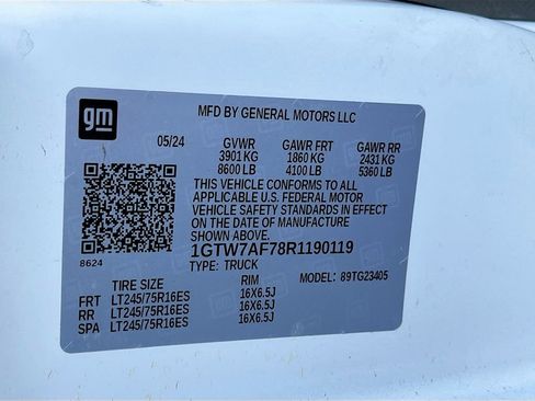 Used 2024 GMC Savana 2500 w/ Driver Convenience Package RWD image 30