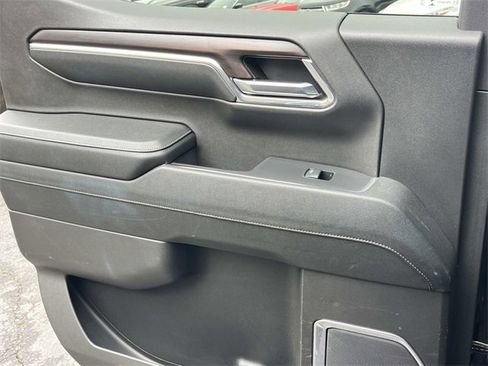 Used 2024 GMC Sierra 1500 SLT image 18