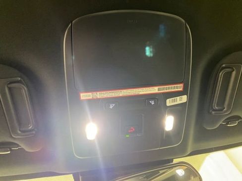 Used 2025 Toyota Camry SE image 21