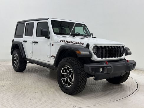 Used 2024 Jeep Wrangler Unlimited Rubicon w/ Convenience Group AWD/4WD image 7