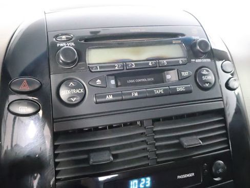 Used 2004 Toyota Sienna LE FWD image 39